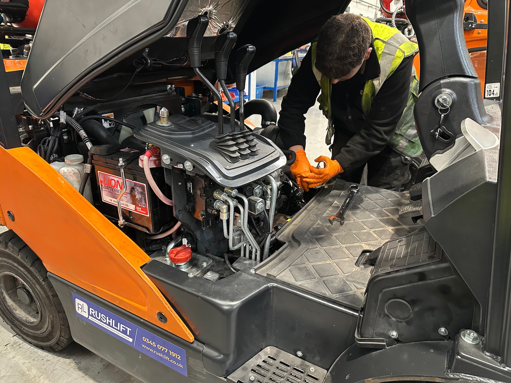 Seven key trends set to impact material handling in 2026 | Transport ...